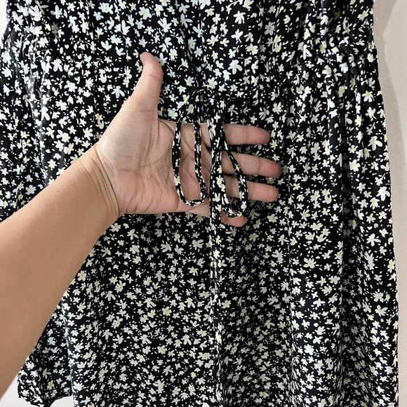 Madden Girl Floral Printed Sleeveless Romper Overall Black Size XXL - Picture 3 of 4